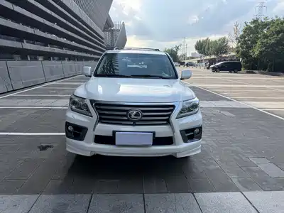 Lexus LX 2011