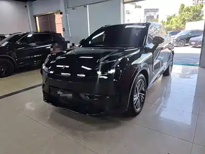 Lynk & Co 08 EM-P 2024
