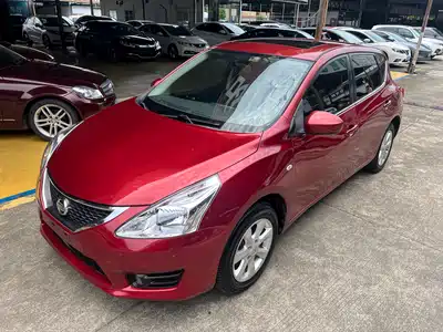 Nissan Tiida 2015