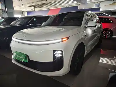 Li Auto L6 2025
