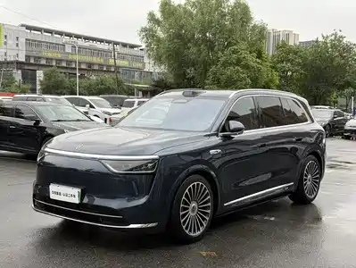 AITO Wenjie M8 2025