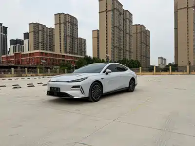 Geely Galaxy Xingyao 8 2025