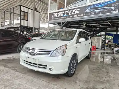 Nissan Livina 2011