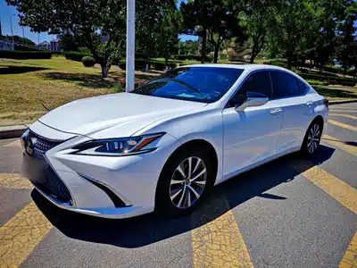 Lexus ES 2019