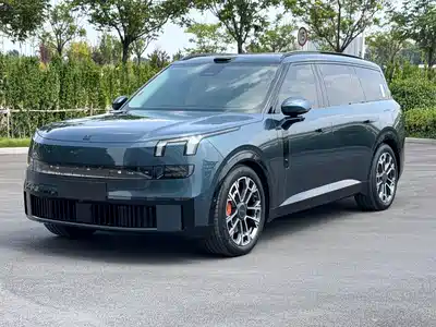 Lynk & Co 900 2025