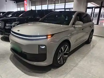 Li Auto L6 2025