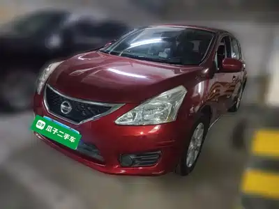 Nissan Tiida 2015