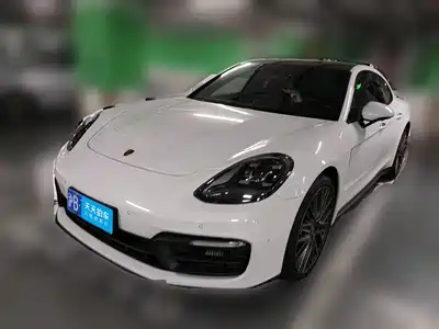 Porsche Panamera 2023