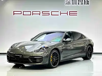 Porsche Panamera 2023