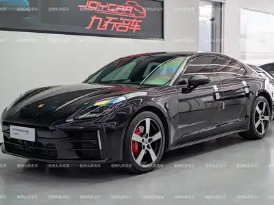 Porsche Panamera 2025
