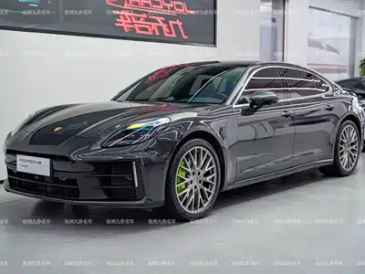 Porsche Panamera 2025