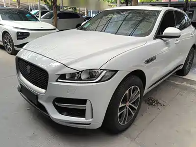 Jaguar F-PACE 2016