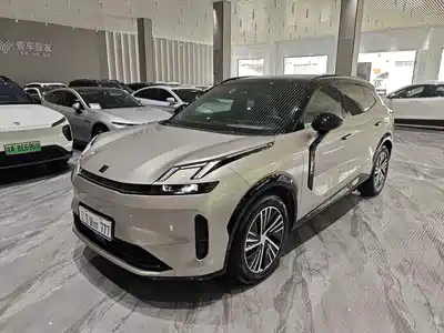 Lynk & Co 08 EM-P 2023
