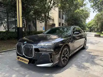 BMW i7 2025