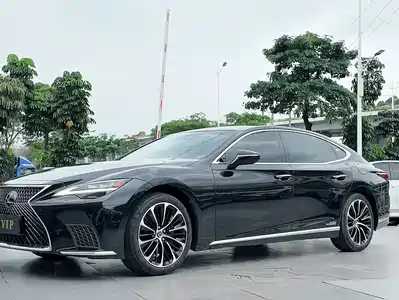 Lexus LS 2021
