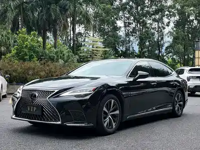 Lexus LS 2022