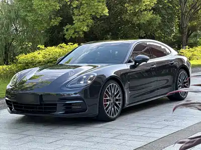 Porsche Panamera 2021