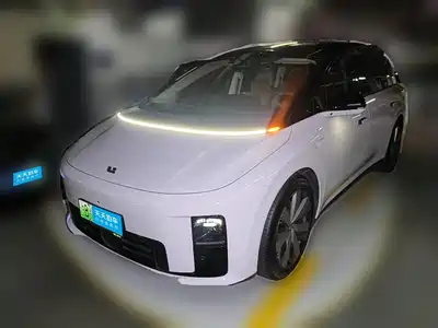 Li Auto i8 2025