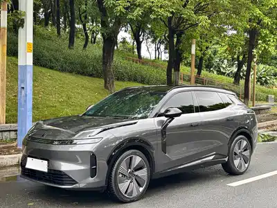 Lynk & Co 08 EM-P 2023