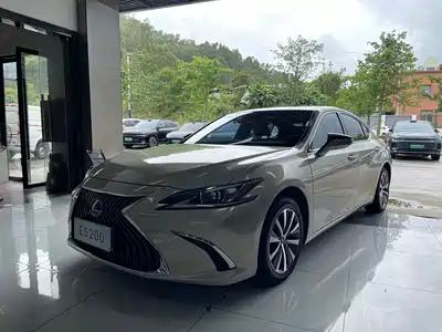 Lexus ES 2019