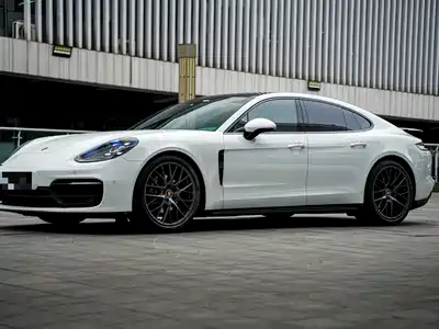 Porsche Panamera 2021