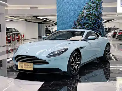 Aston Martin DB11 2019