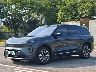 NIO ES8 2025