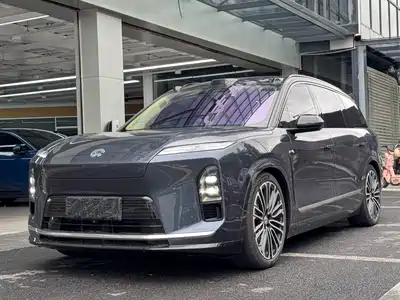 NIO ES8 2025