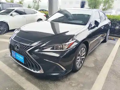 Lexus ES 2024