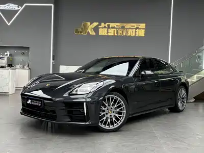 Porsche Panamera 2025