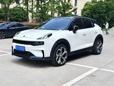 Lynk & Co 06 2023
