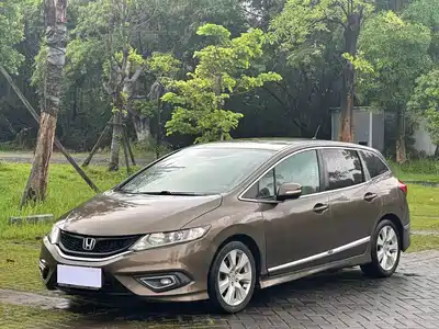 Honda Jade 2015