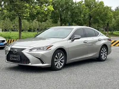 Lexus ES 2020