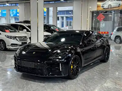 Porsche Panamera 2025