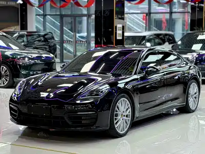 Porsche Panamera 2021