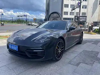 Porsche Panamera 2023