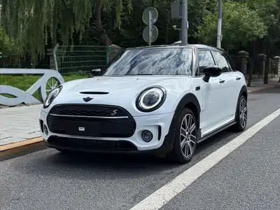 MINI CLUBMAN 2024