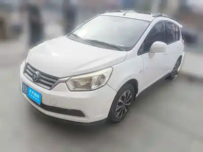 Venucia R50 2015
