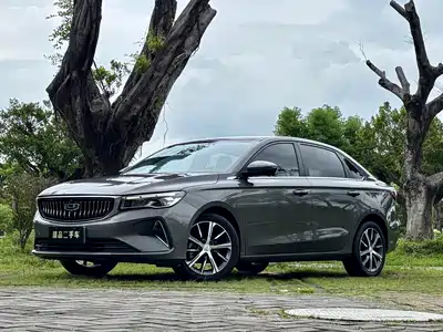 Geely Emgrand 2022