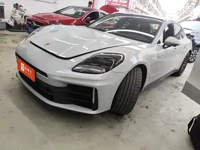 Porsche Panamera 2025