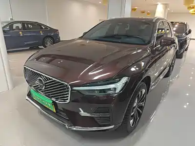 Volvo XC60 Plug-in Hybrid 2025