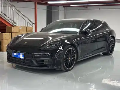 Porsche Panamera 2023
