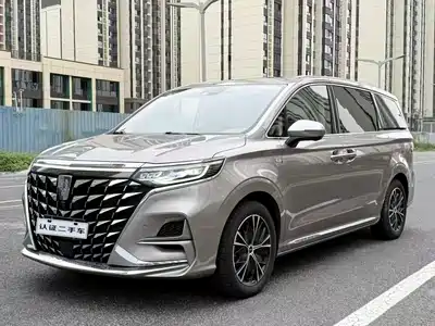 Roewe iMAX8 2023