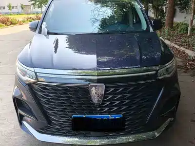 Roewe iMAX8 2022