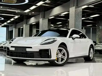 Porsche Panamera 2025