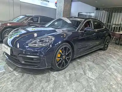Porsche Panamera 2021