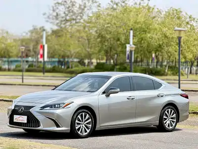 Lexus ES 2021