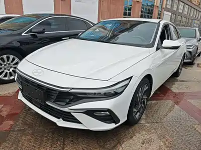 Hyundai Elantra 2025