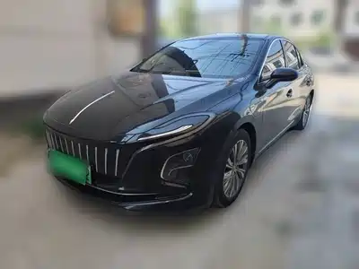 Hongqi E-QM5 2023