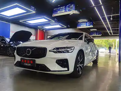 Volvo S60 2025